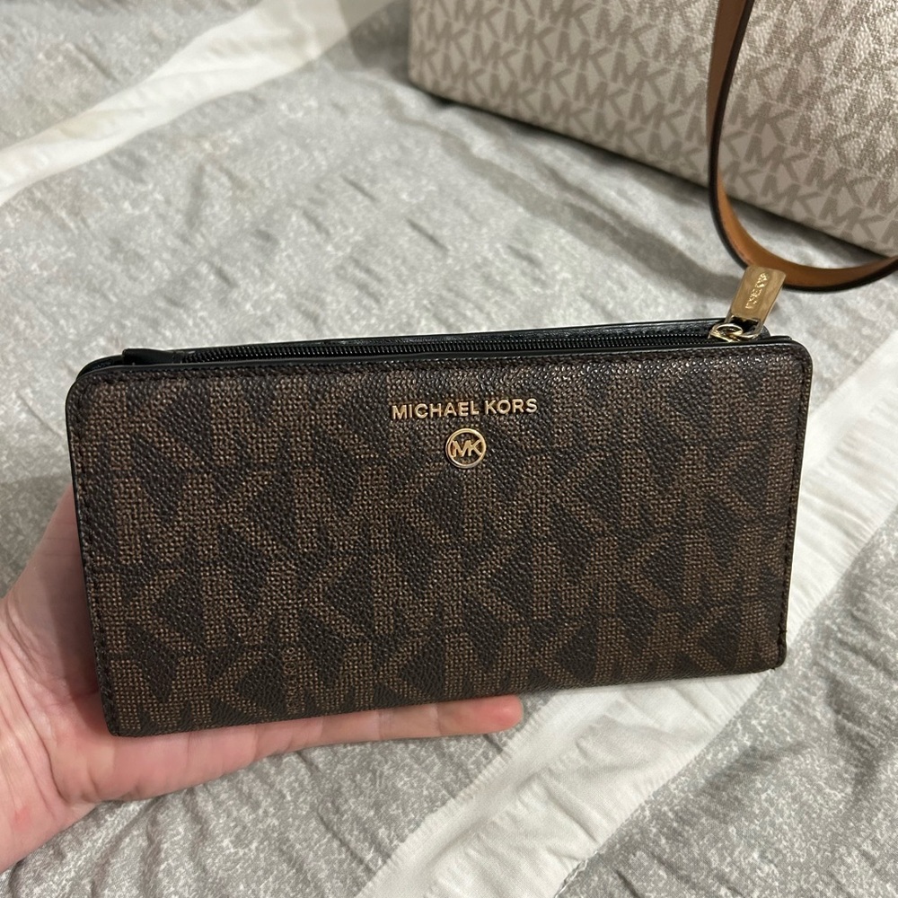 Michael Kors wallet